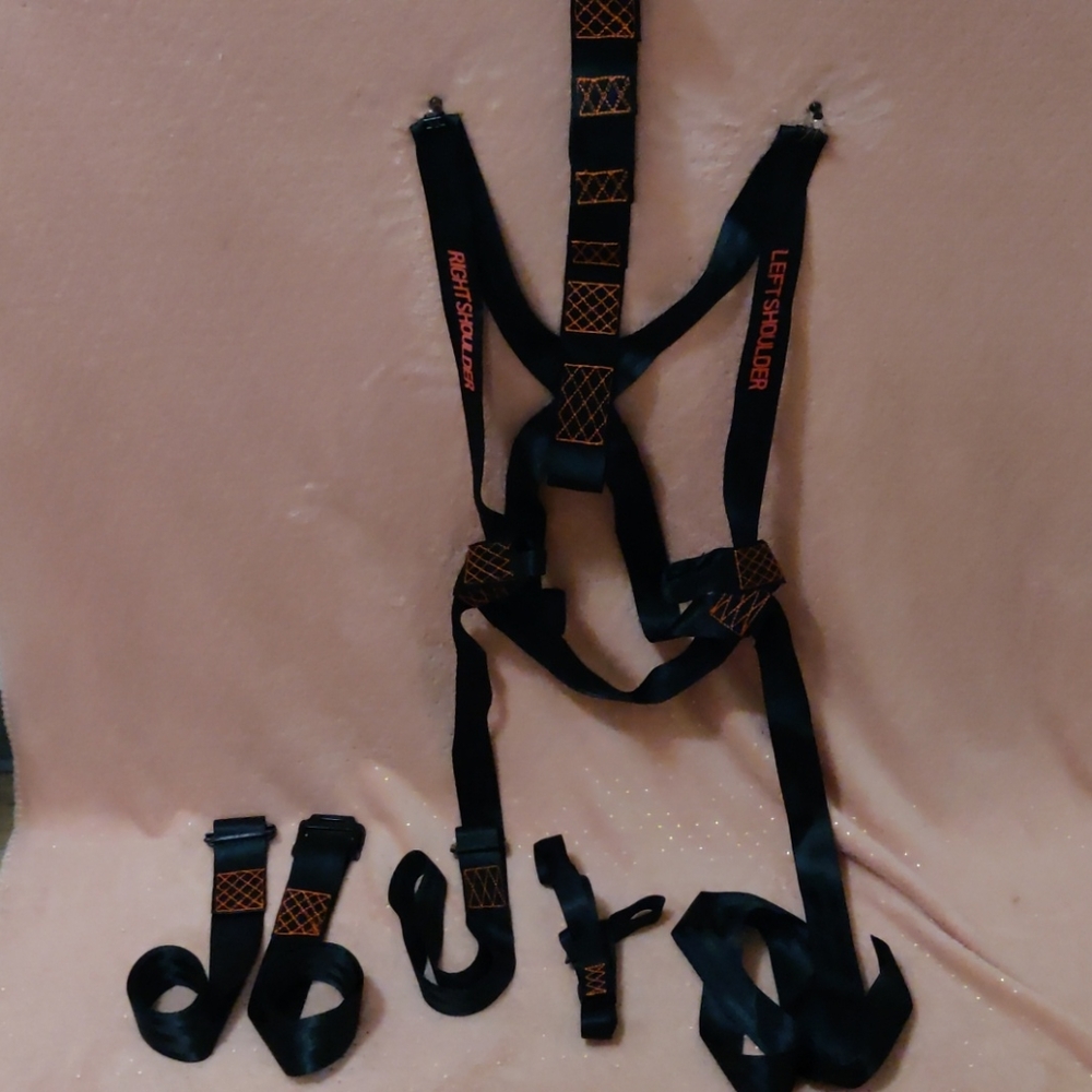 Never used Muddy safety harness and tree strap